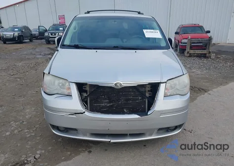 2008 Chrysler Town & Country Touring from USA, damaged, VIN 2A8HR54P98R720226